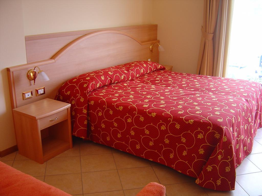 Hotel Residence Panoramica Brenzone sul Garda Szoba fotó