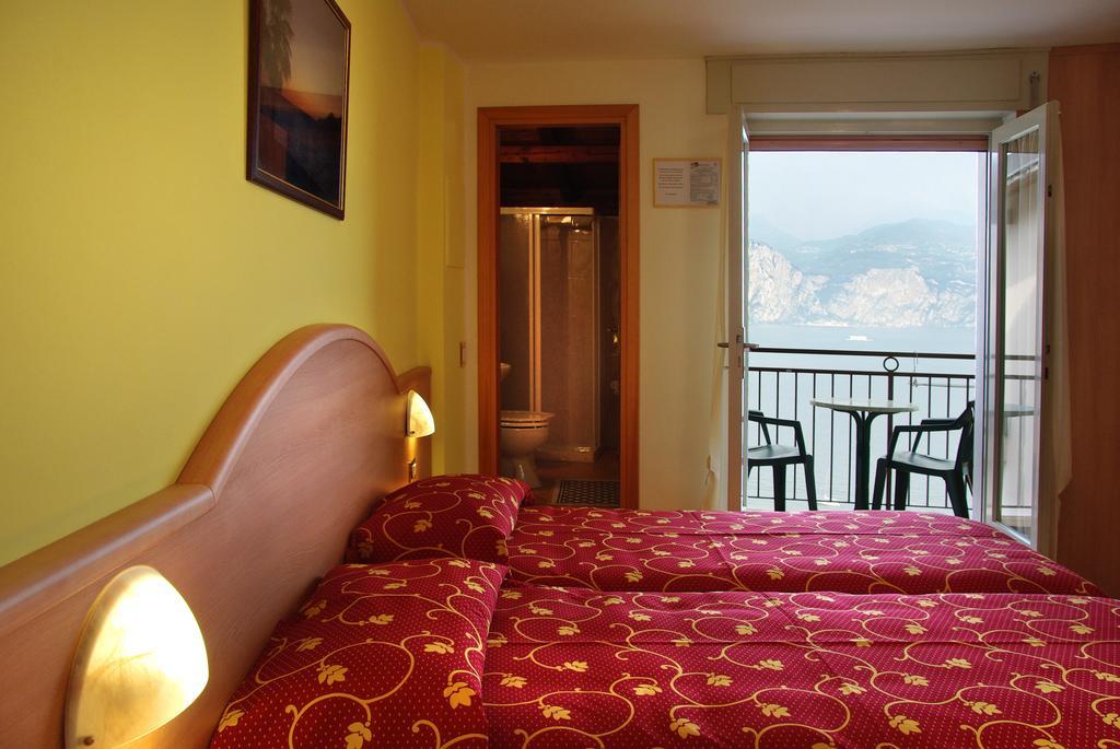 Hotel Residence Panoramica Brenzone sul Garda Szoba fotó