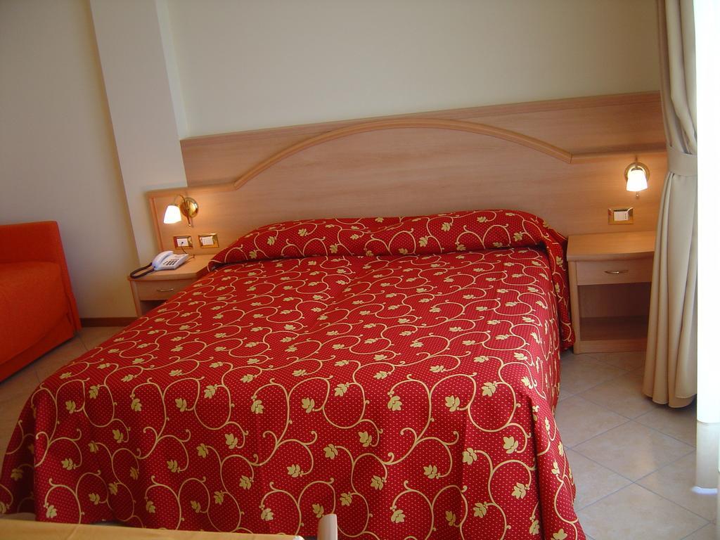 Hotel Residence Panoramica Brenzone sul Garda Szoba fotó
